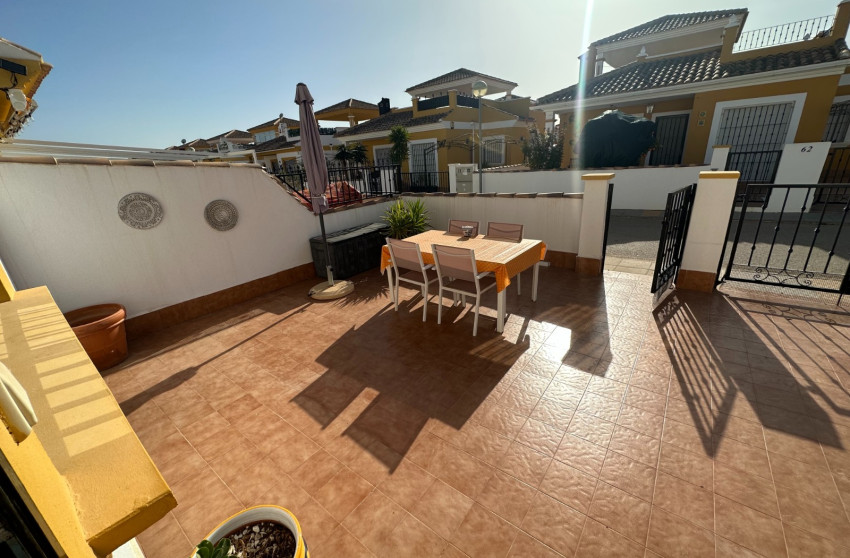 Herverkoop - Town house / semi detached - Orihuela - Entre Naranjos Vistabella