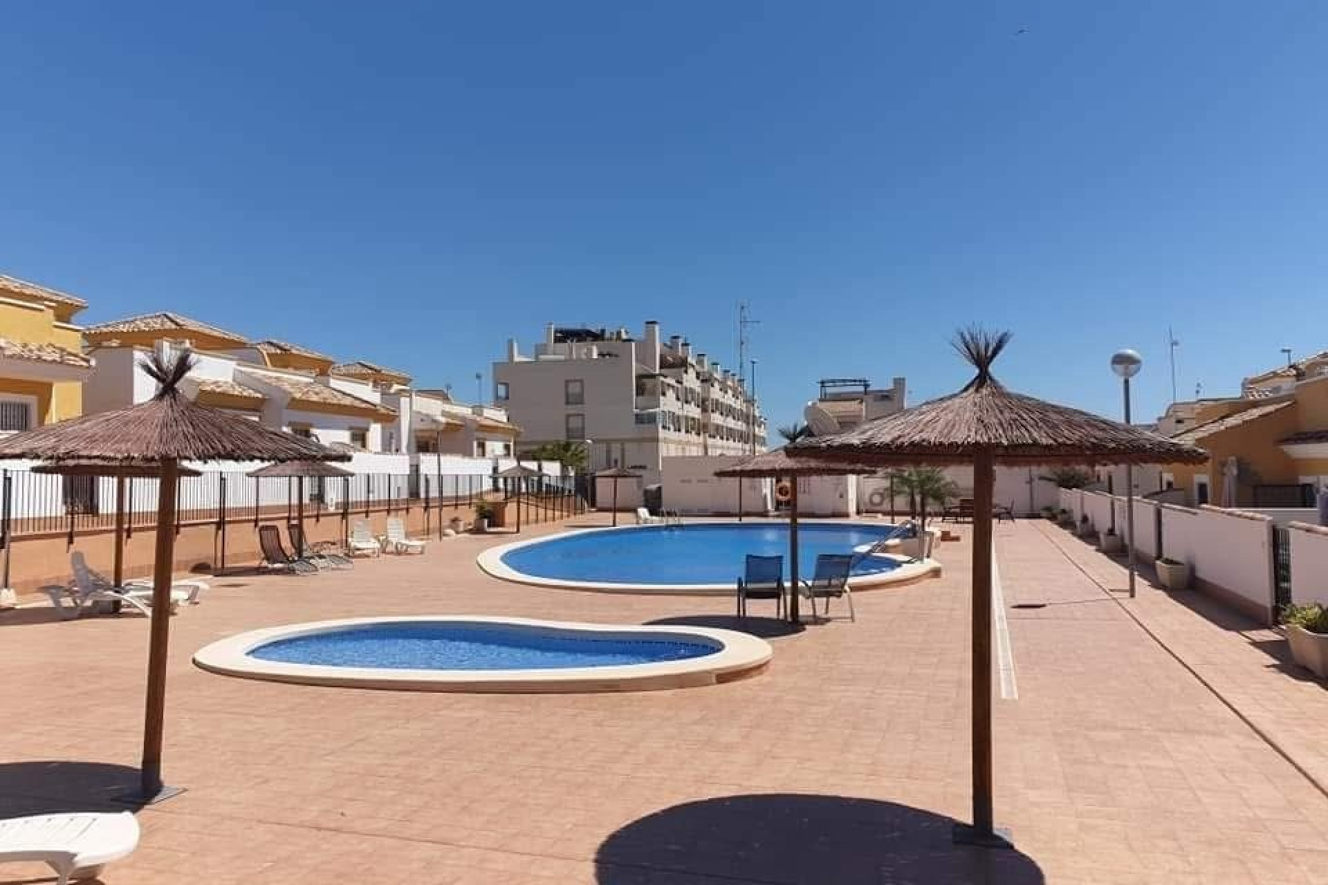 Herverkoop - Town house / semi detached - Orihuela - Entre Naranjos Vistabella