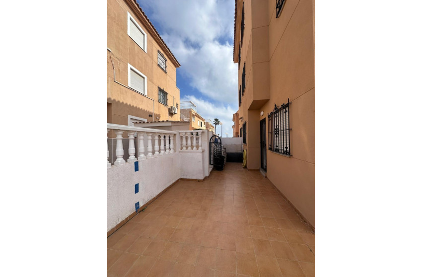 Herverkoop - Town house - Torrevieja - Los Frutales