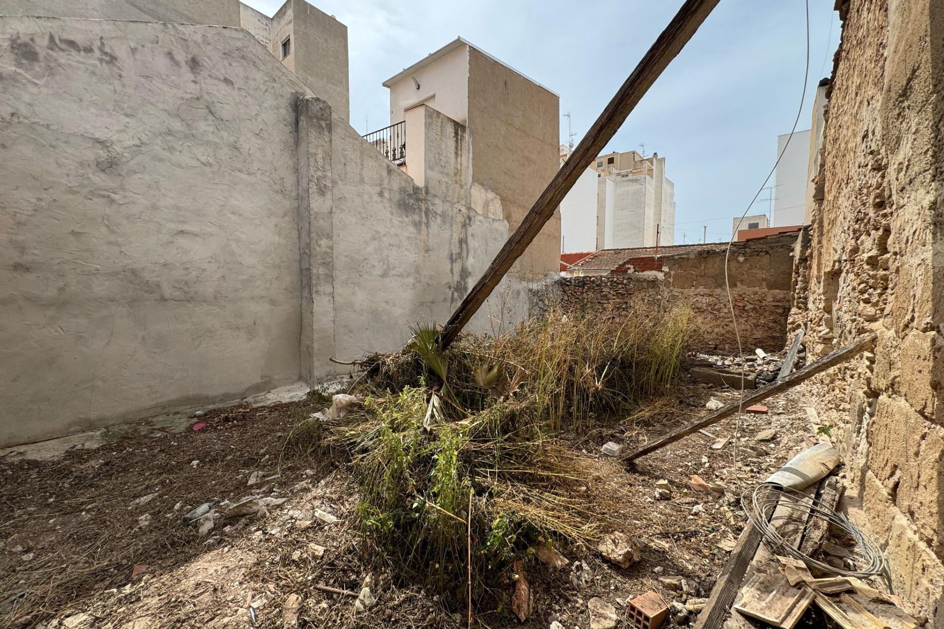 Herverkoop - Urban building plot - Torrevieja - Centro