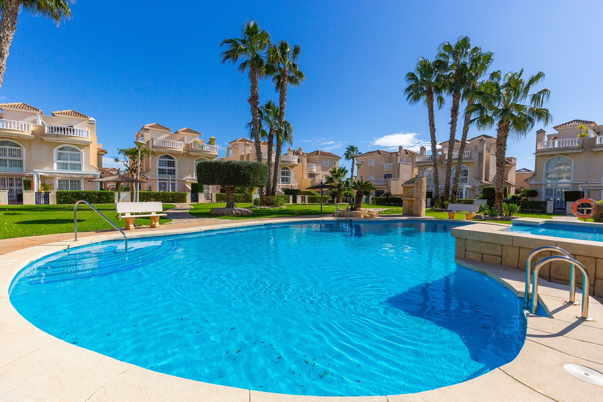 Herverkoop - Villa - Guardamar del Segura - El Raso