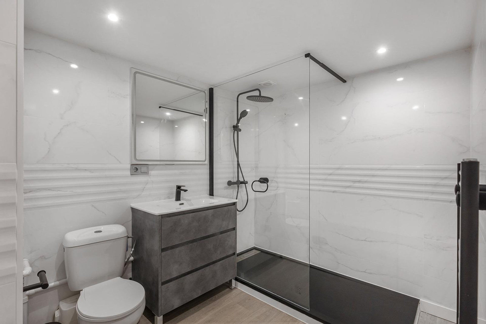 Herverkoop - Villa - Guardamar del Segura - Urbanizaciones