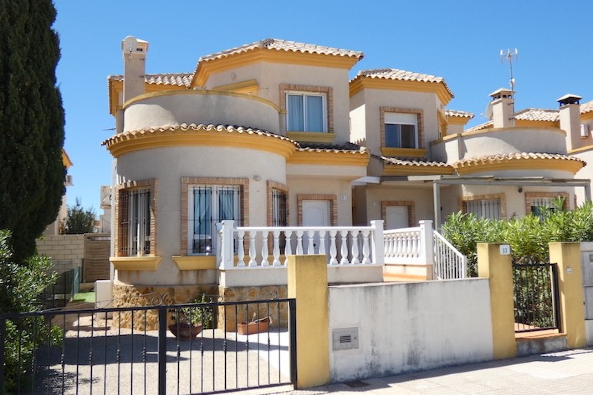 Herverkoop - Villa - Los Montesinos - La Herrada