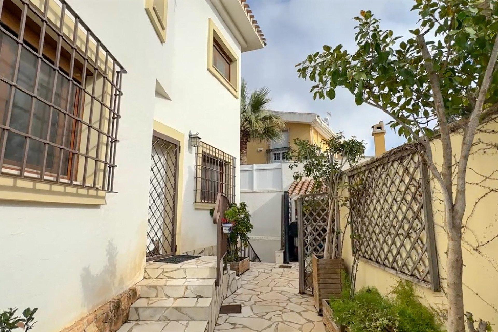 Herverkoop - Villa - Orihuela Costa - Campoamor