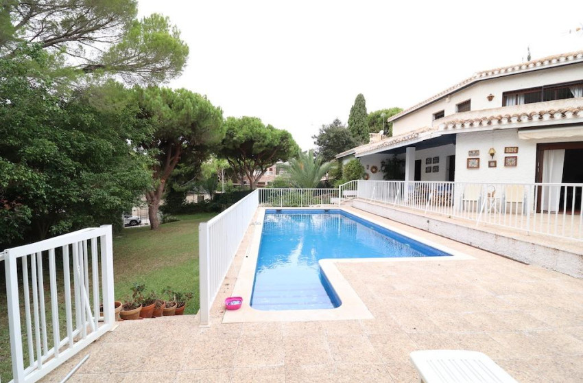 Herverkoop - Villa - Orihuela Costa - Campoamor