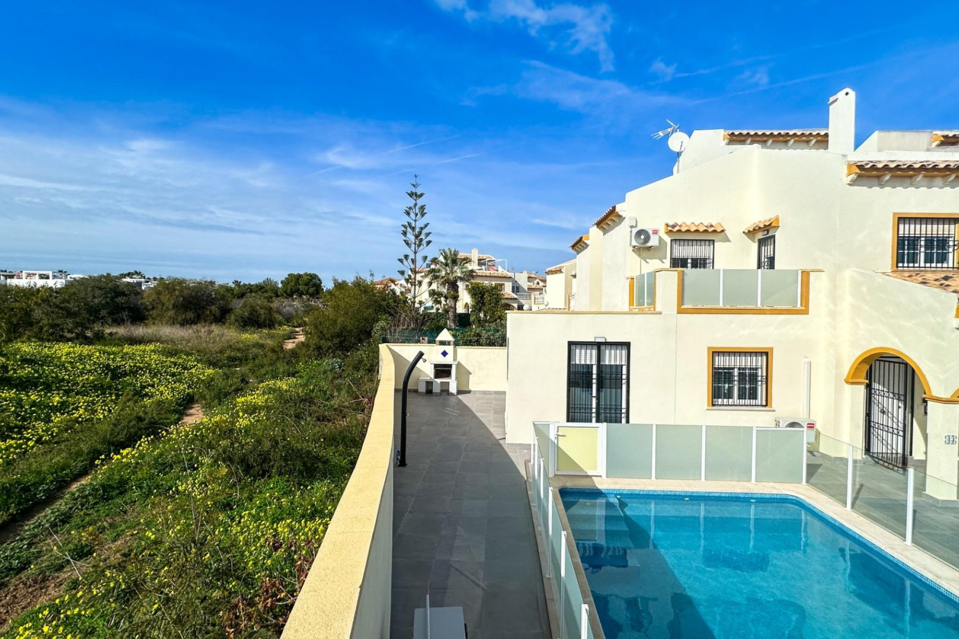 Herverkoop - Villa - Orihuela Costa - La Zenia