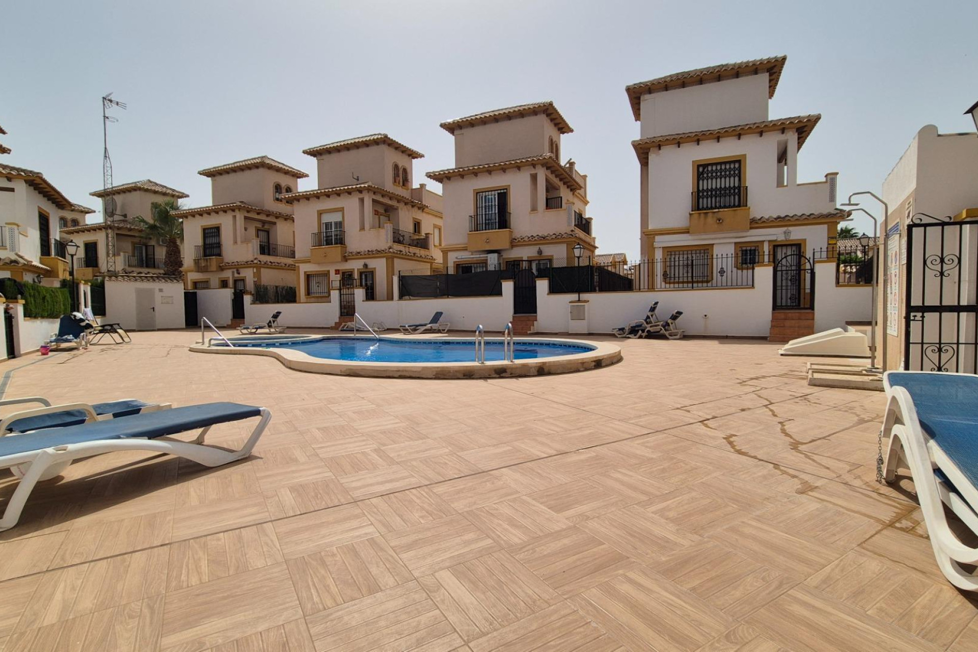 Herverkoop - Villa - Orihuela Costa - Lomas de Cabo Roig-Los Dolses