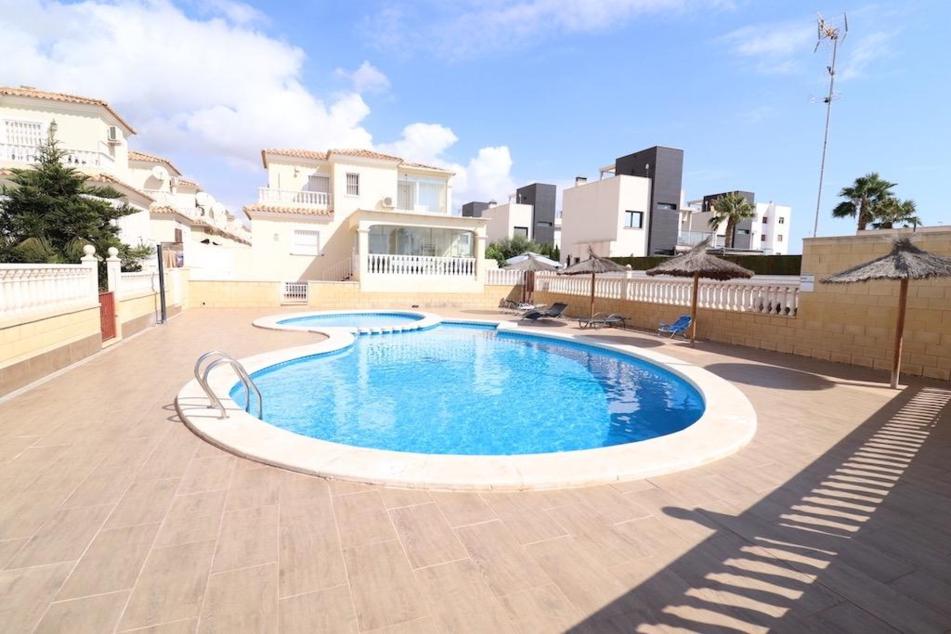 Herverkoop - Villa - Orihuela Costa - Lomas de Cabo Roig