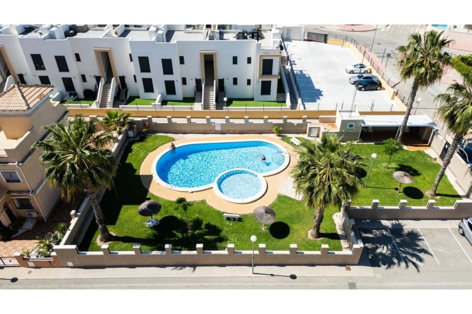 Herverkoop - Villa - Orihuela Costa - Playa Flamenca