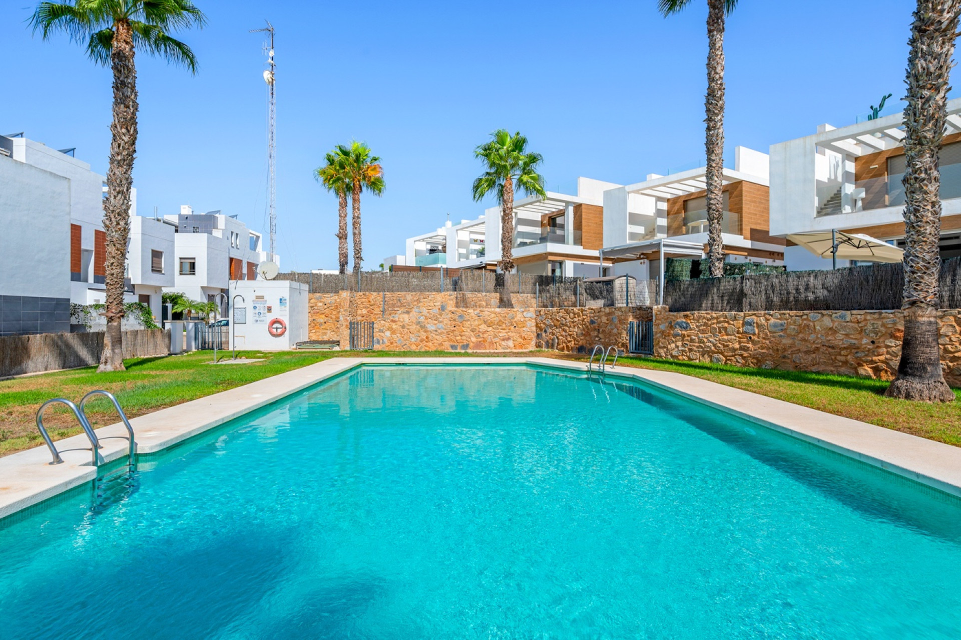 Herverkoop - Villa - Orihuela Costa - Villamartín