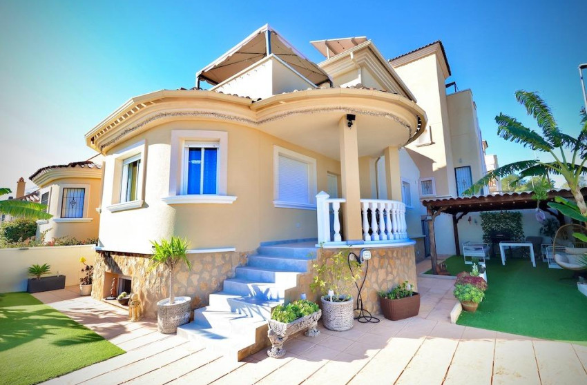 Herverkoop - Villa - San Miguel de Salinas - Residencial los flamencos