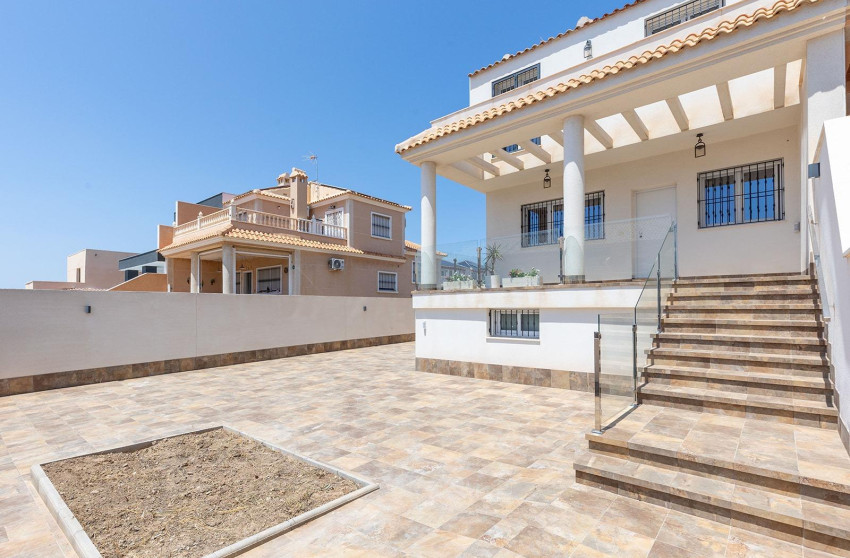 Herverkoop - Villa - Torrevieja - Aguas Nuevas