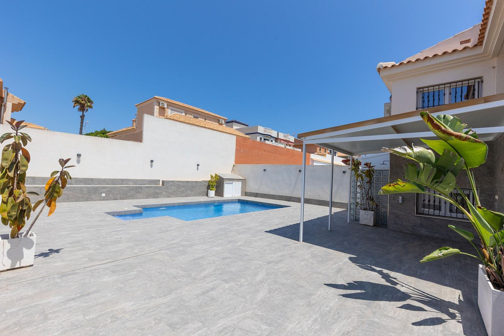 Herverkoop - Villa - Torrevieja - Aguas Nuevas
