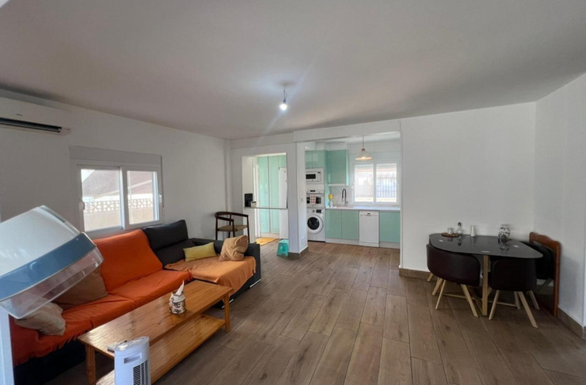 Herverkoop - Villa - Torrevieja - Aguas Nuevas