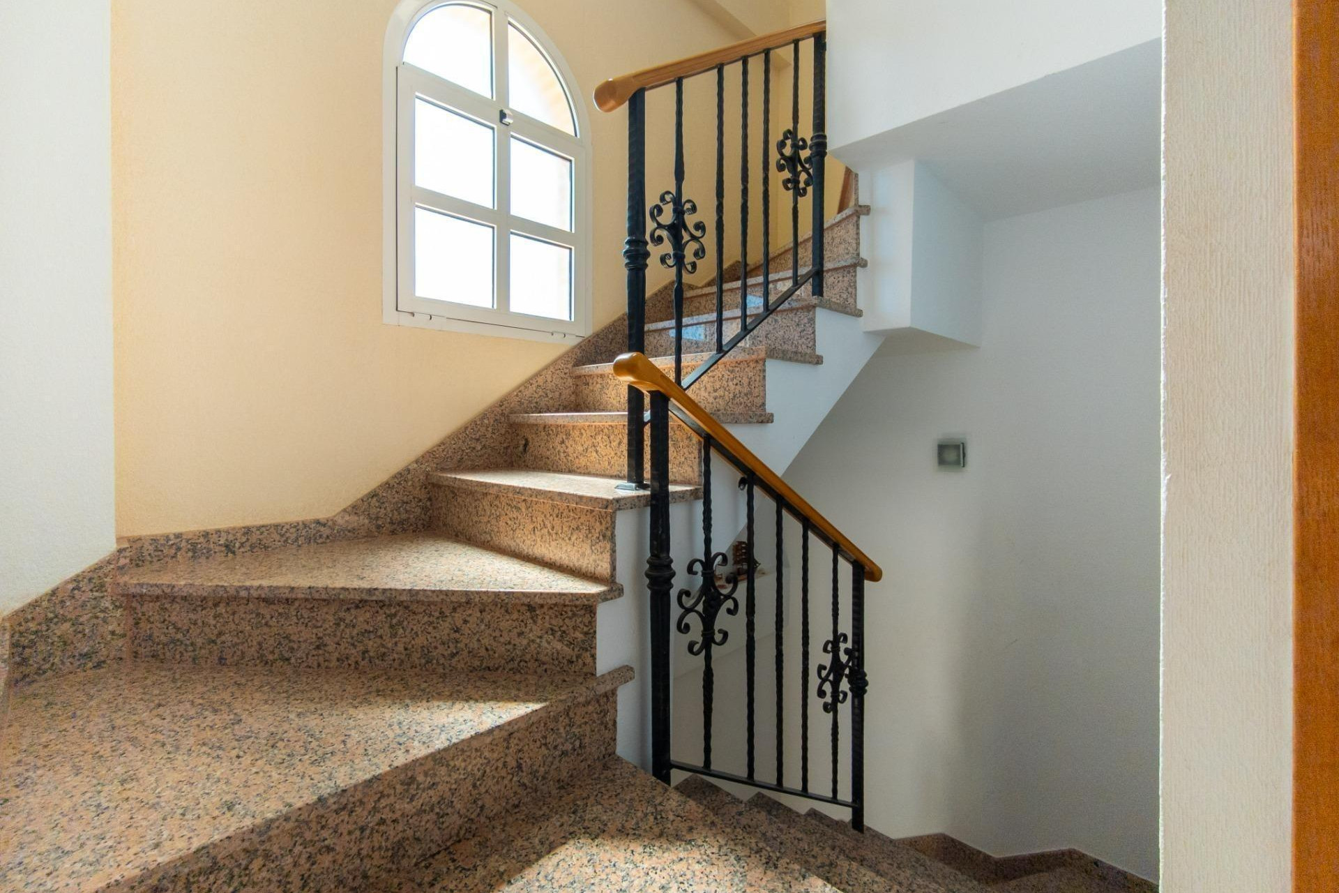 Herverkoop - Villa - Torrevieja - La Mata