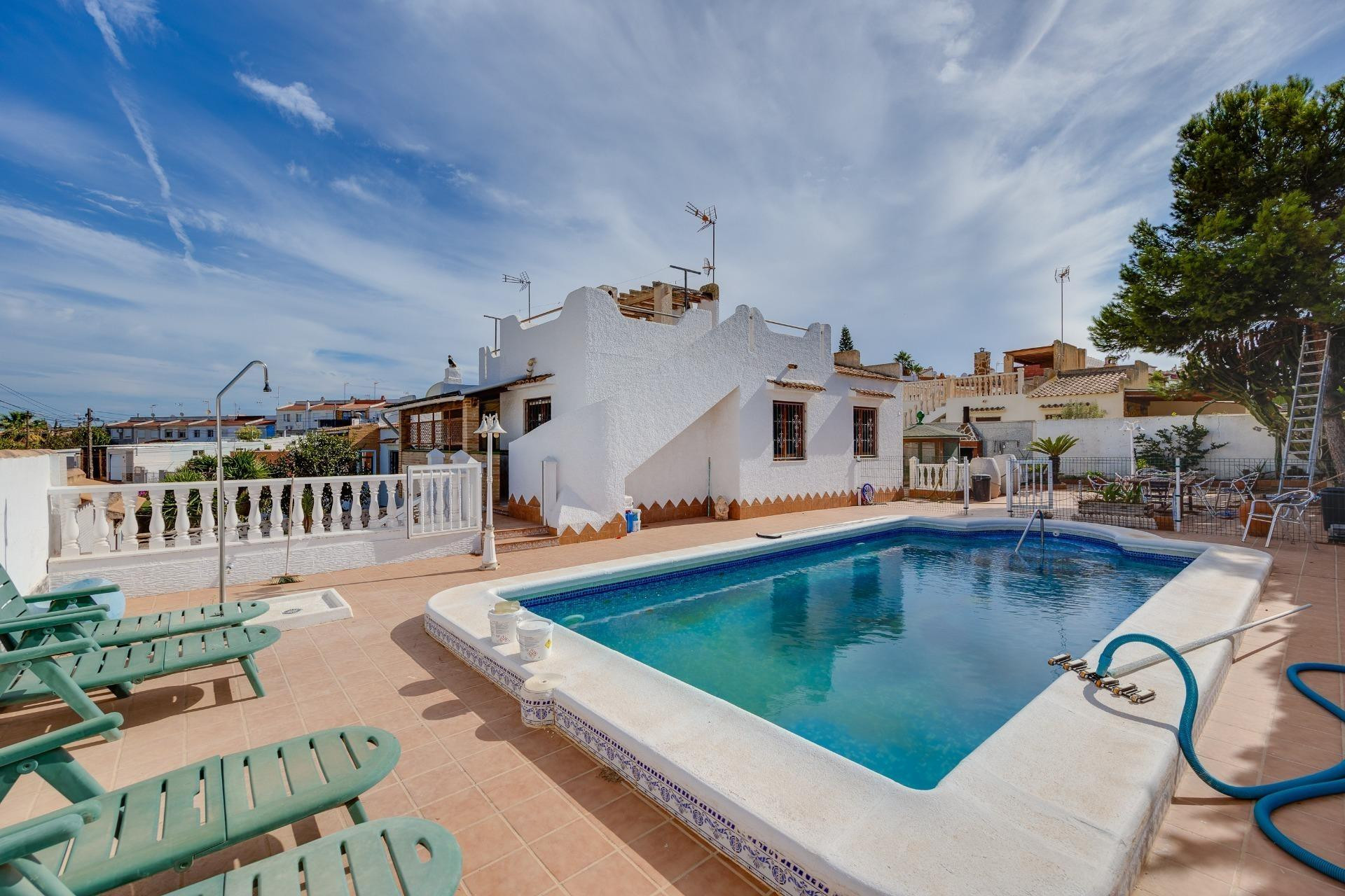 Herverkoop - Villa - Torrevieja - La Siesta - El Salado - Torreta