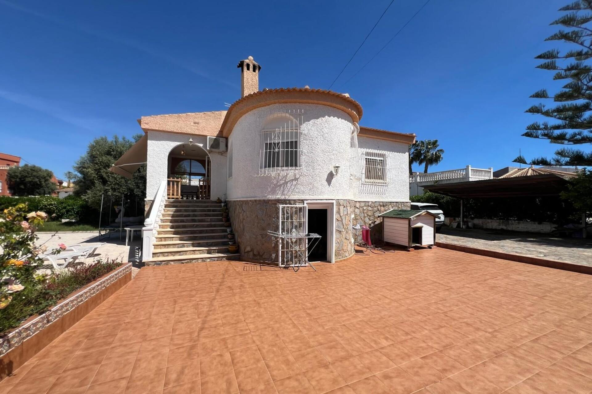 Herverkoop - Villa - Torrevieja - La Siesta - El Salado - Torreta