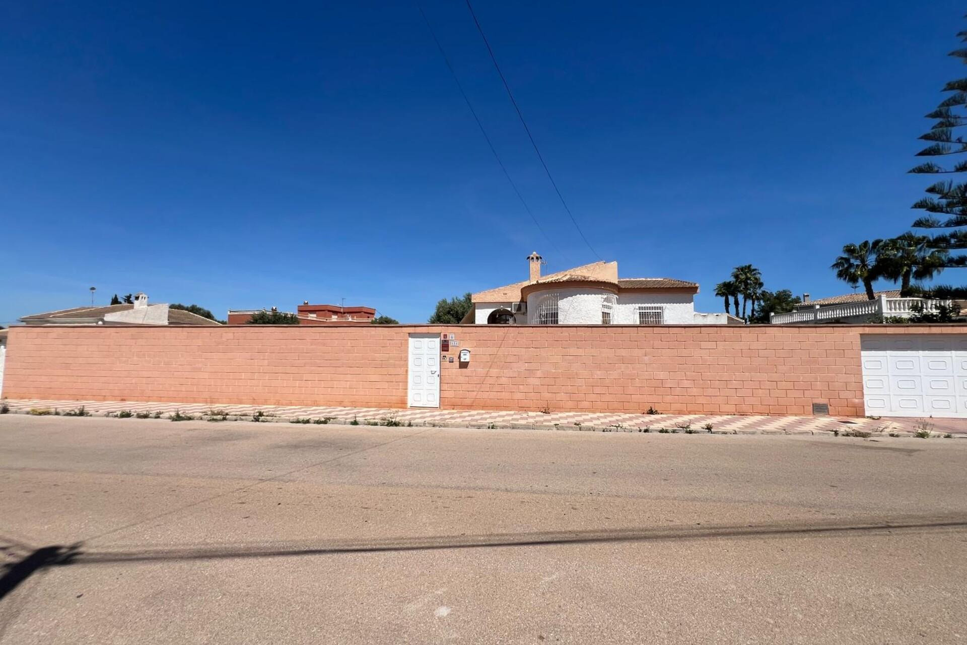 Herverkoop - Villa - Torrevieja - La Siesta - El Salado - Torreta