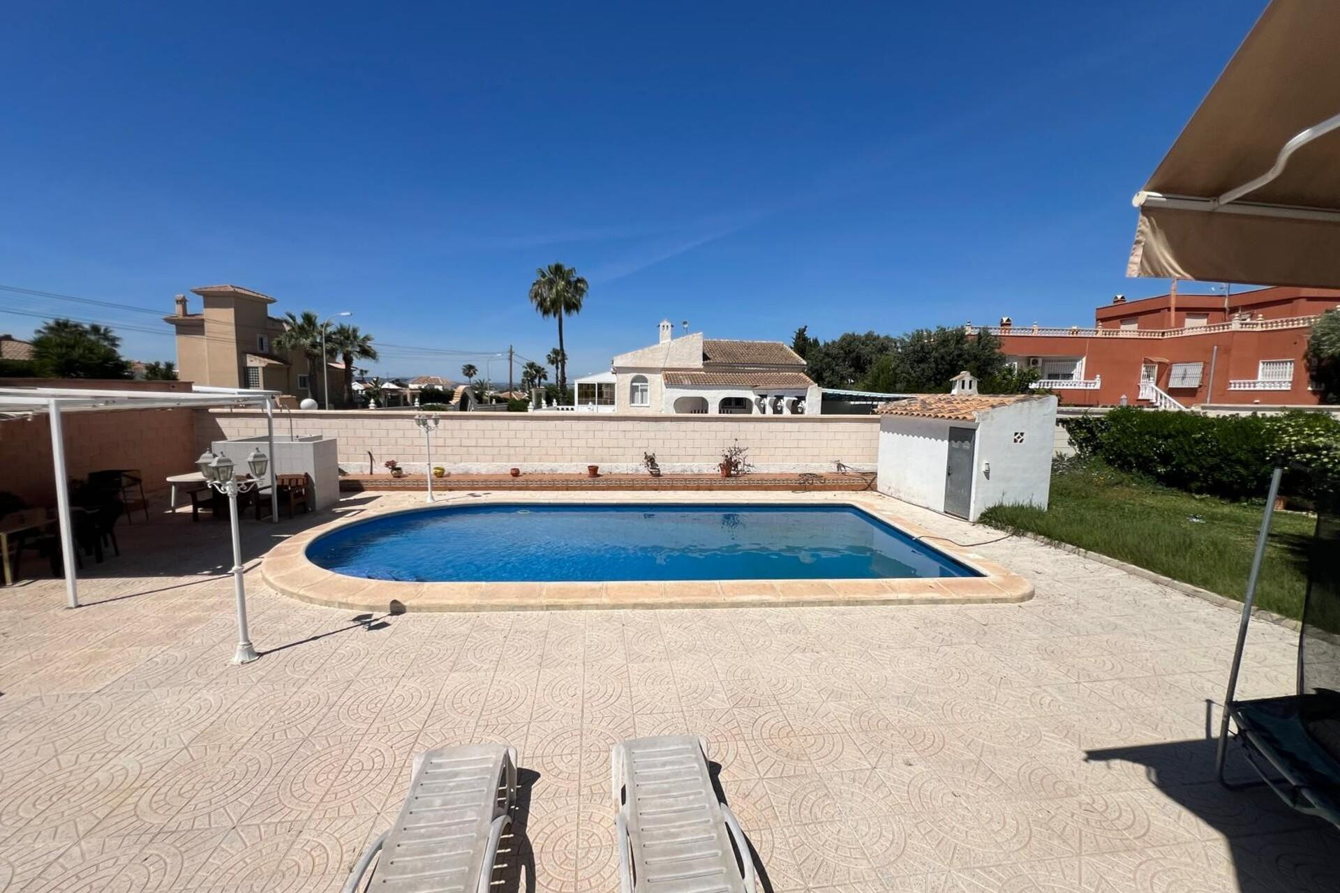 Herverkoop - Villa - Torrevieja - La Siesta - El Salado - Torreta