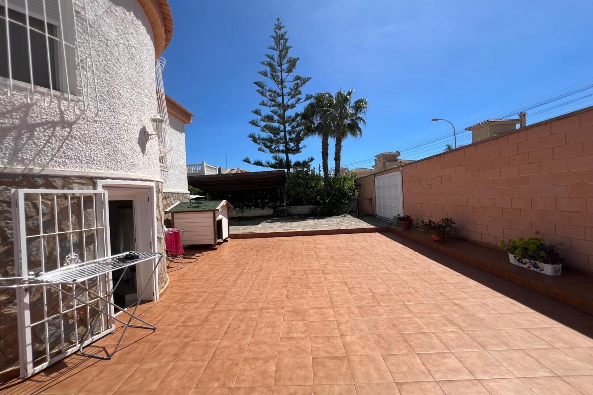 Herverkoop - Villa - Torrevieja - La Siesta - El Salado - Torreta