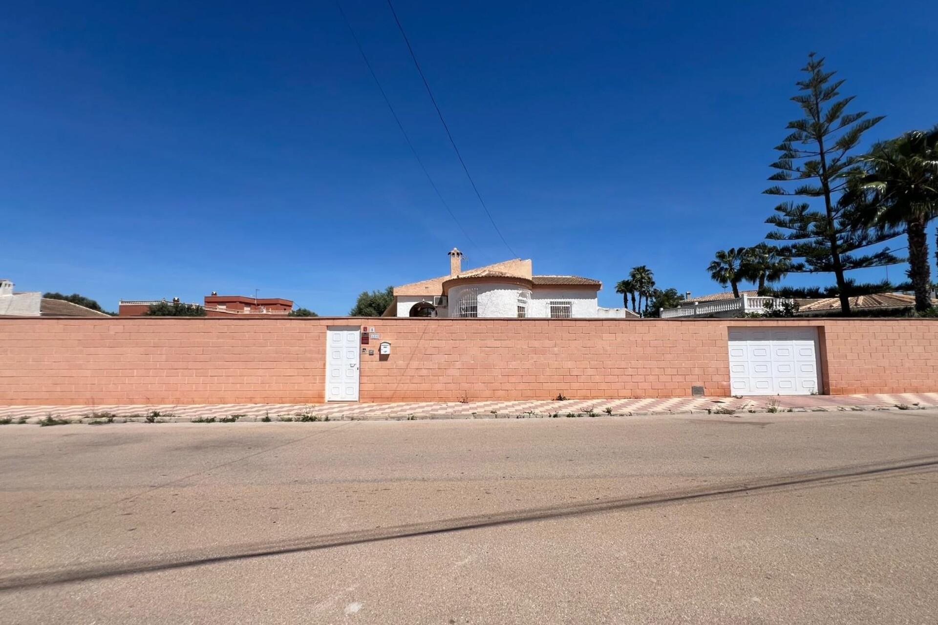 Herverkoop - Villa - Torrevieja - La Siesta - El Salado - Torreta
