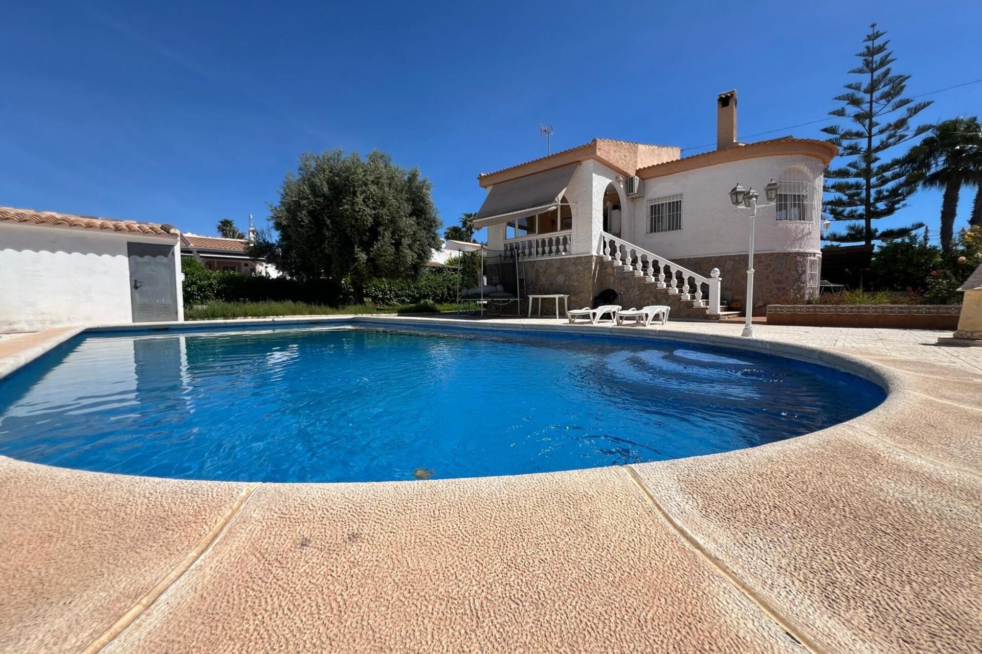 Herverkoop - Villa - Torrevieja - La Siesta - El Salado - Torreta