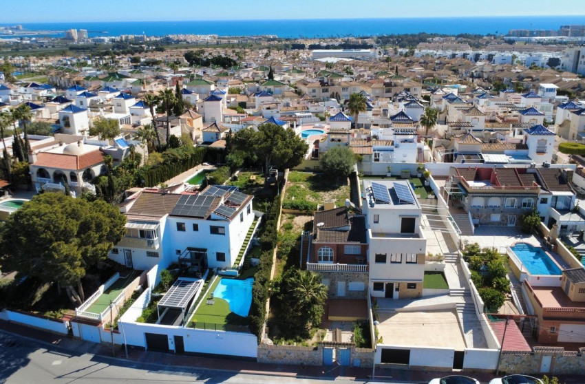 Herverkoop - Villa - Torrevieja - Los balcones