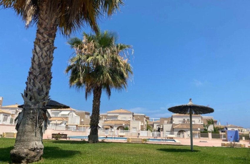 Herverkoop - Villa - Torrevieja - Parque las naciones