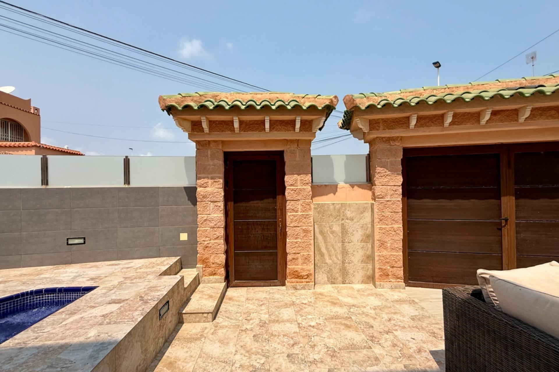 Herverkoop - Villa - Torrevieja - Playa del cura