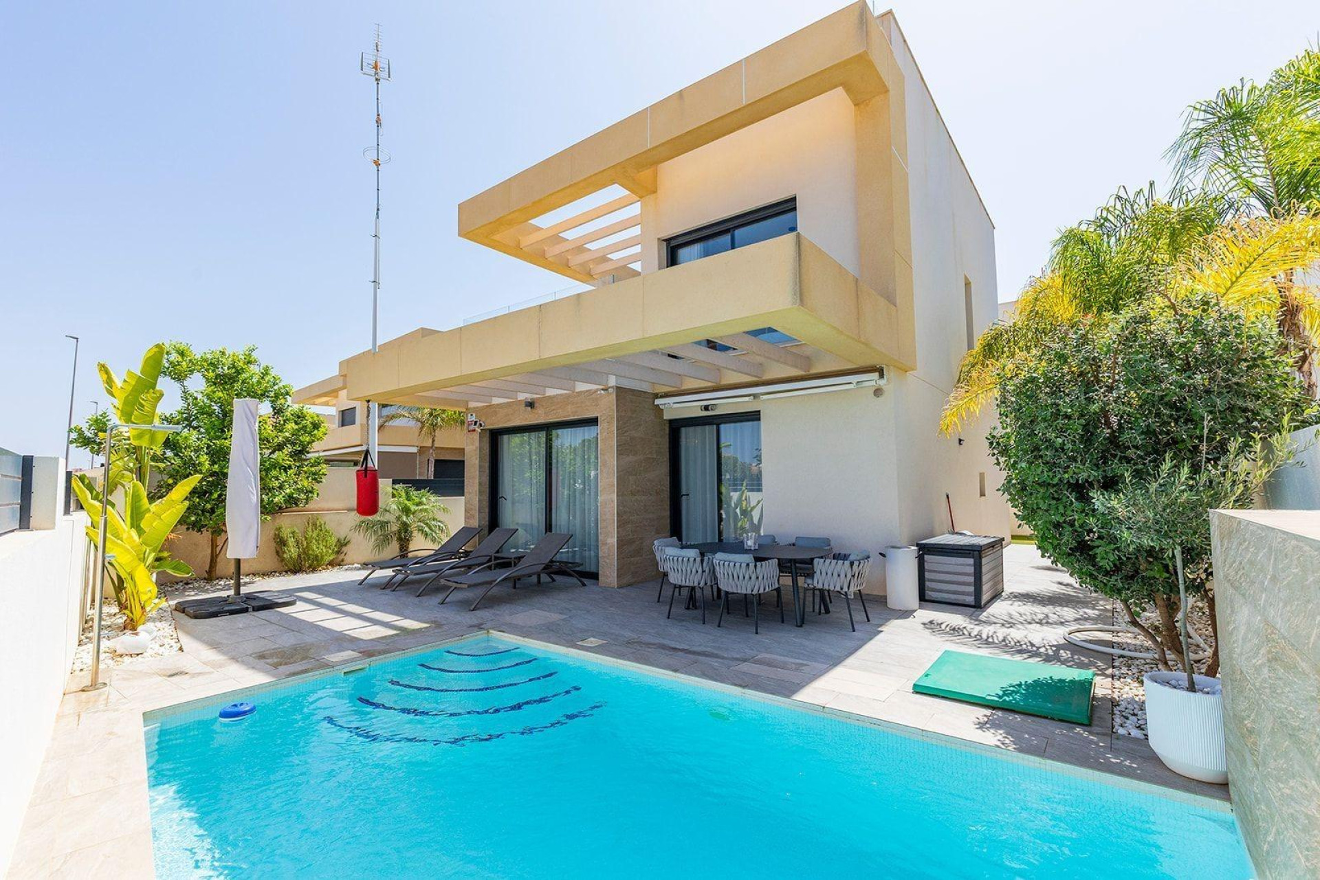 Herverkoop - Villa - Torrevieja - Torretas