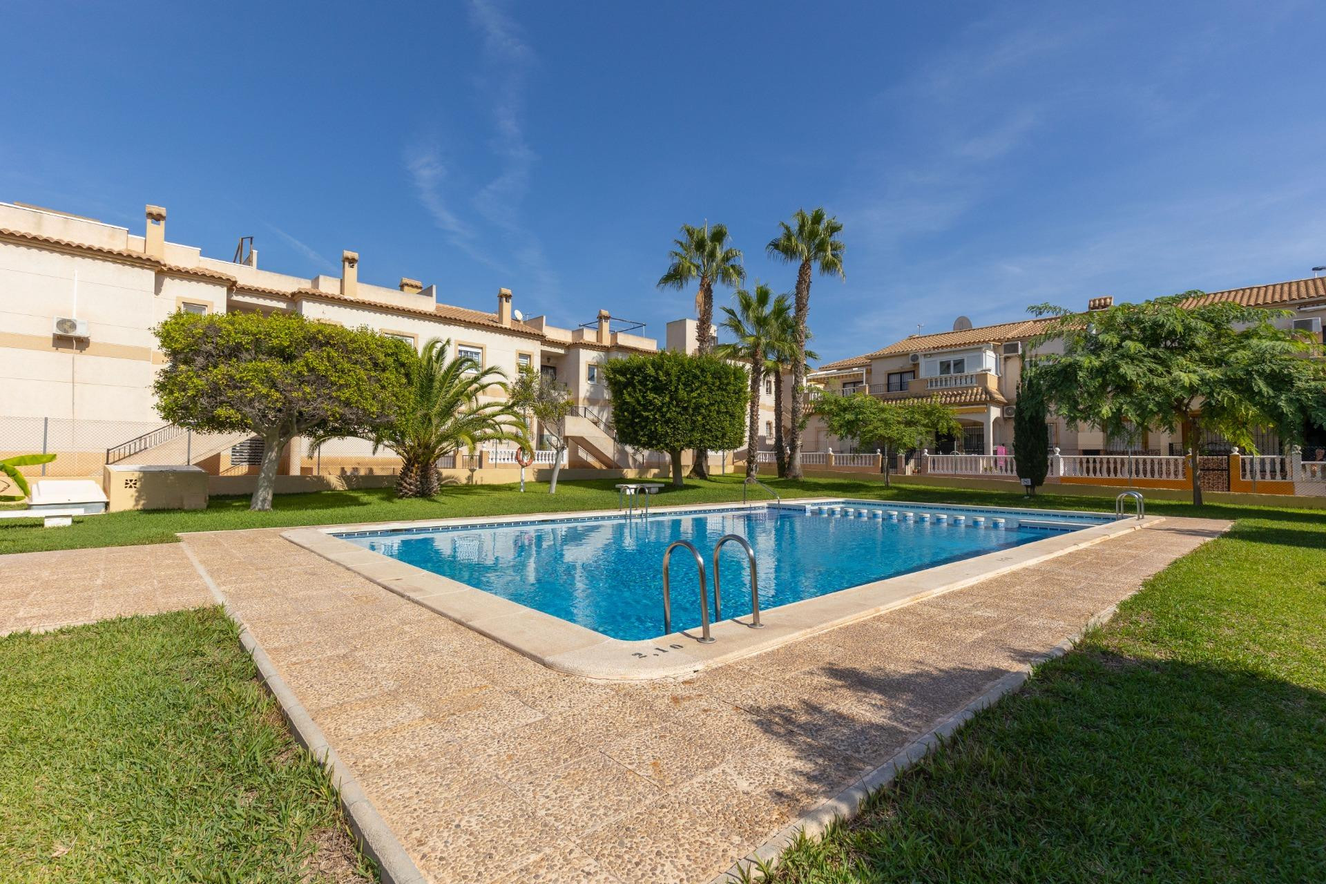 Lange Termijn Verhuur - Bungalow - Gelijkvloers - Torrevieja - Zona los Frutales