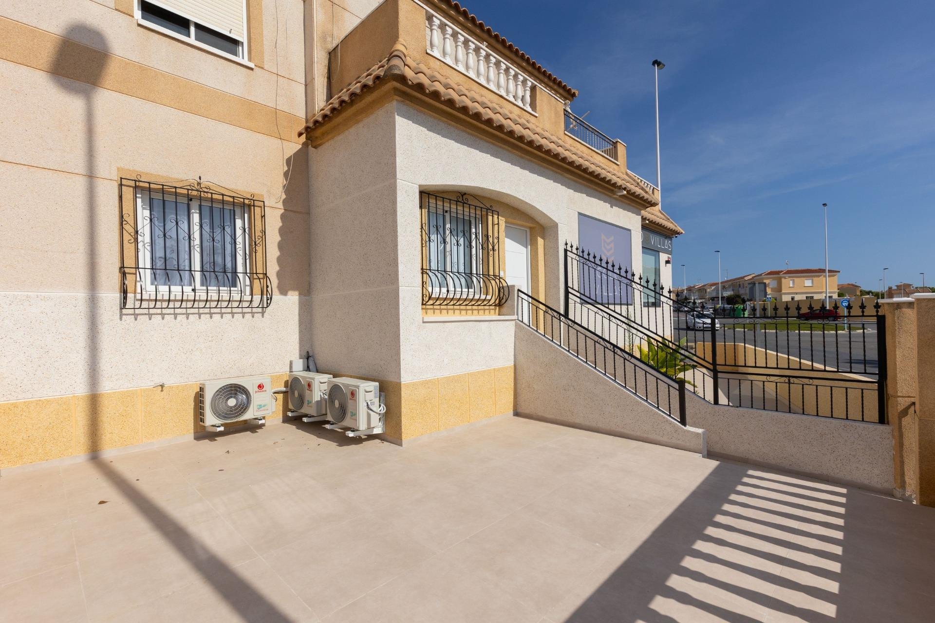 Lange Termijn Verhuur - Bungalow - Gelijkvloers - Torrevieja - Zona los Frutales