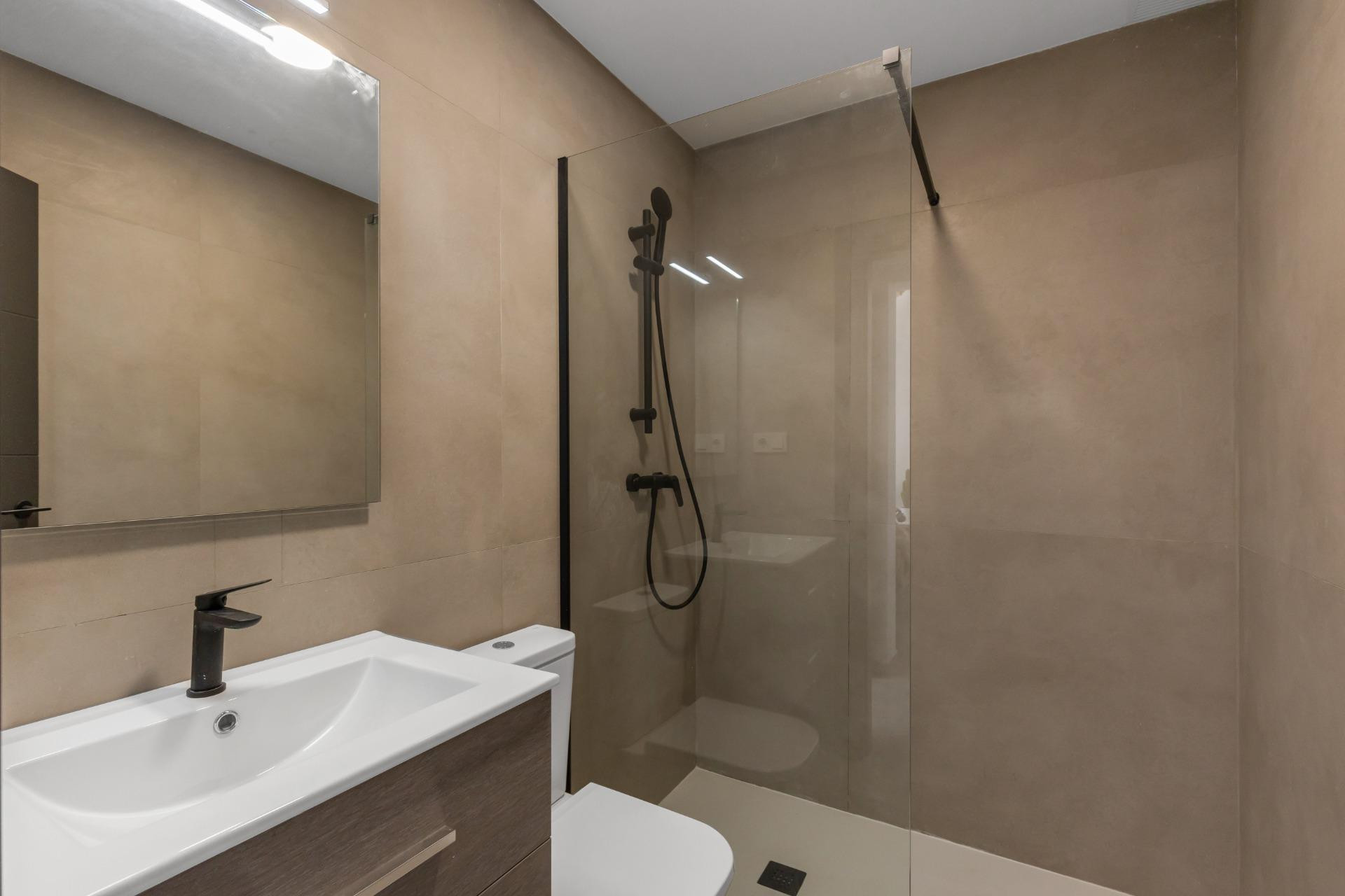 Lange Termijn Verhuur - Bungalow - Gelijkvloers - Torrevieja - Zona los Frutales