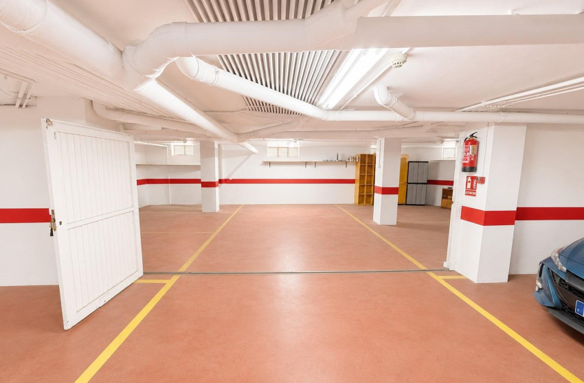 Lange Termijn Verhuur - Garage - Torrevieja - Centro
