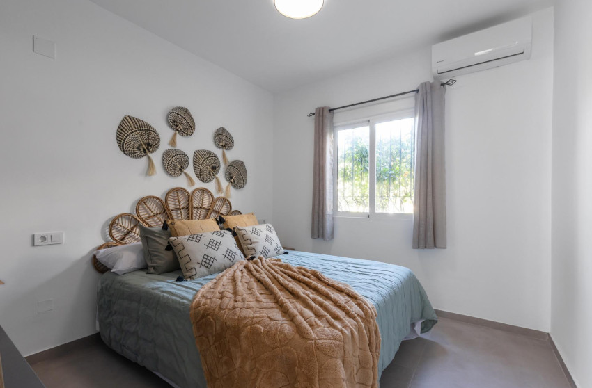 Location à long terme - Bungalow - Rez-de-chaussée - Torrevieja - Zona los Frutales