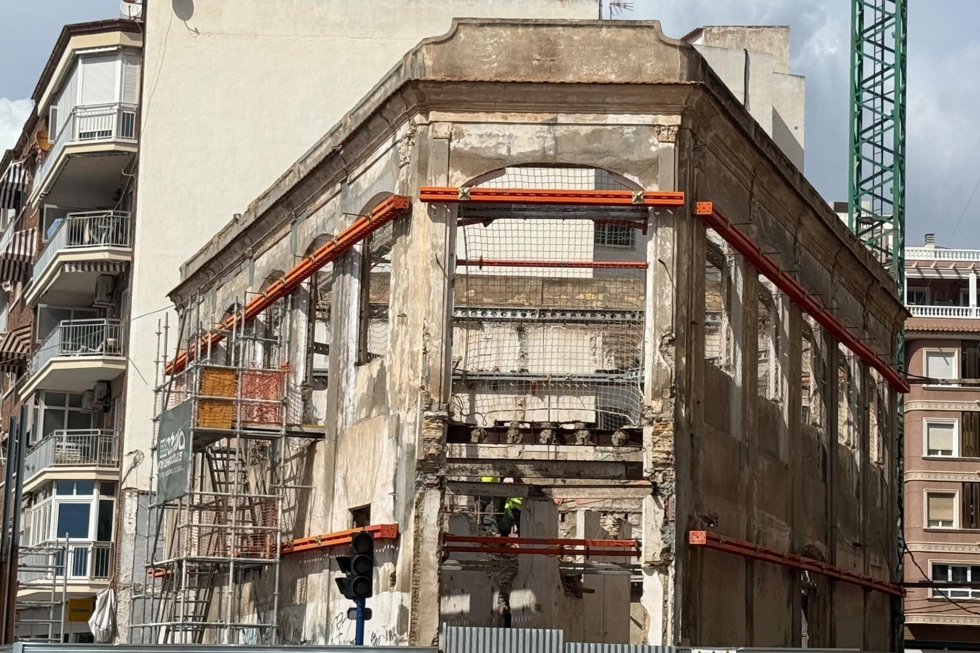 Long Term Rental - Commercial - Torrevieja - Paseo maritimo