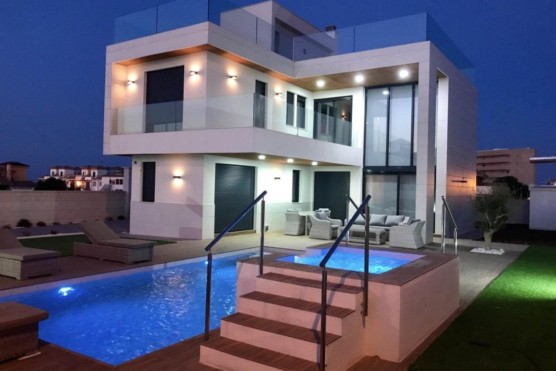 Obra nueva - Villa - Orihuela Costa - Campoamor