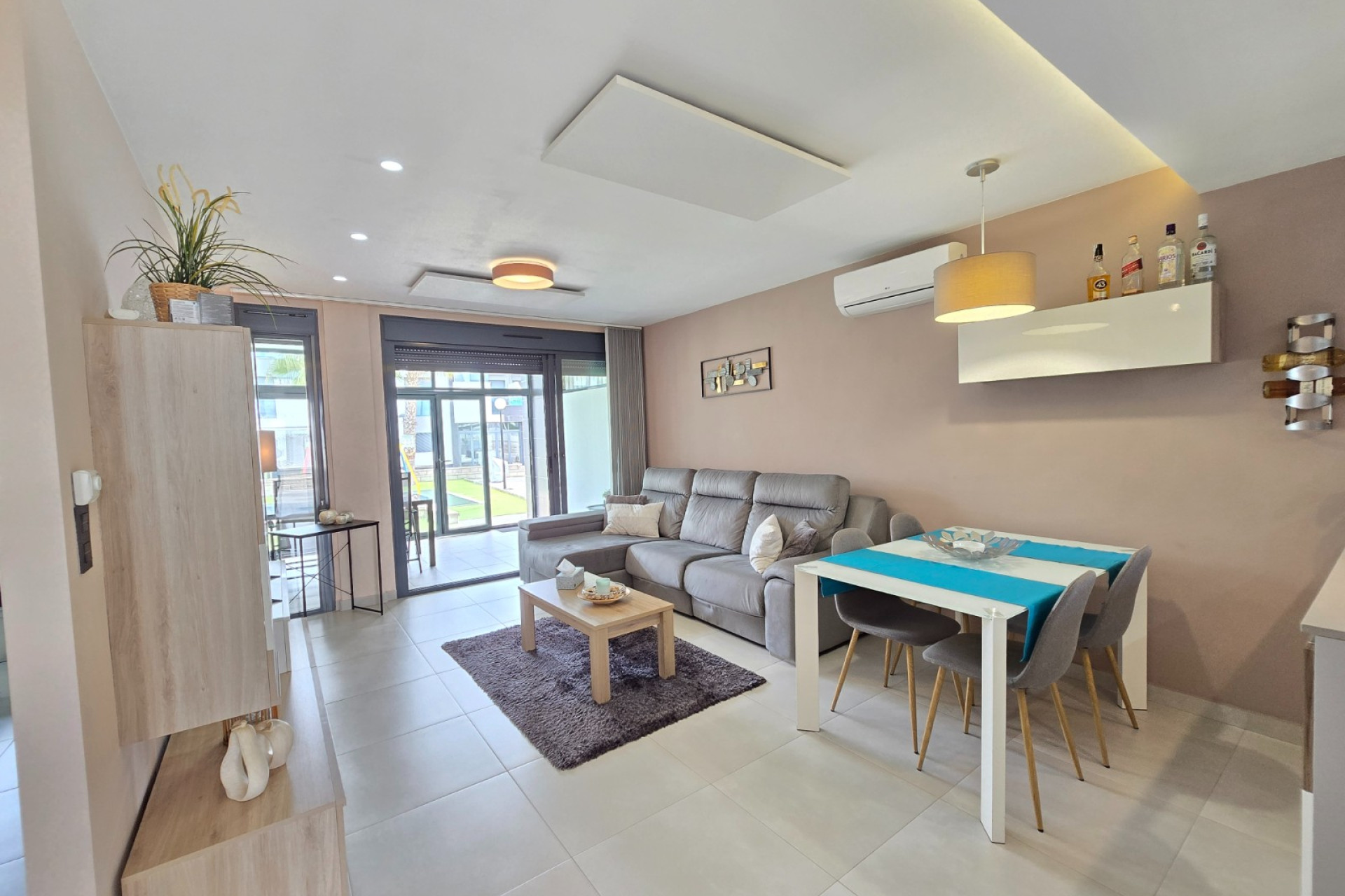 Resale - Apartment / Flat * - Orihuela Costa * - Punta Prima *