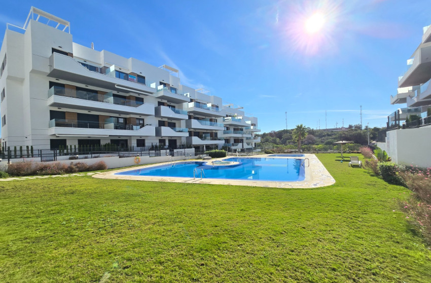 Resale - Apartment / Flat * - Orihuela Costa * - Villamartín *
