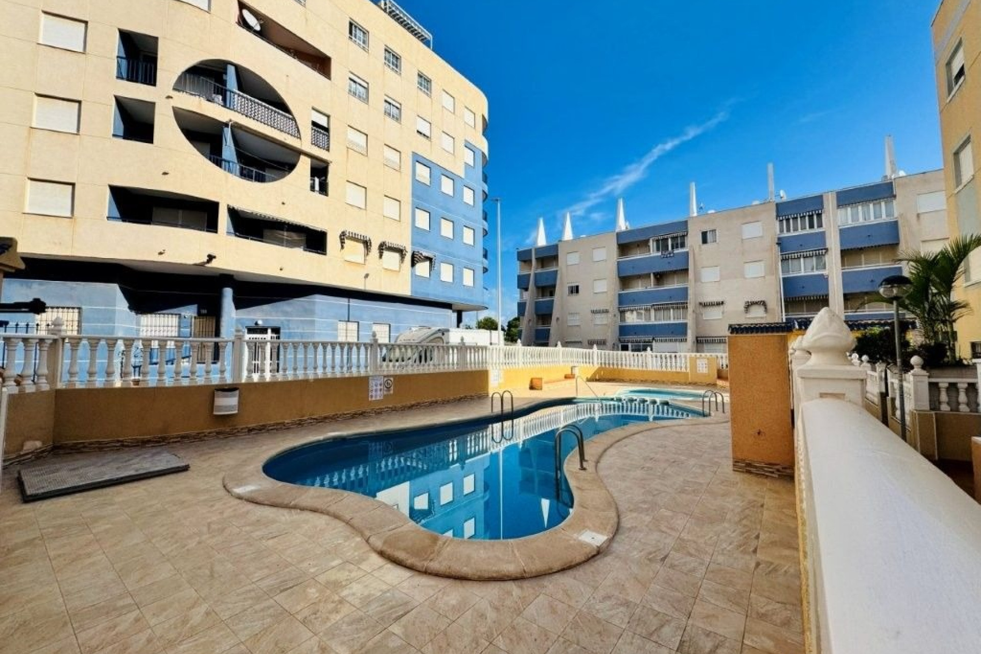 Resale - Apartment - La Mata