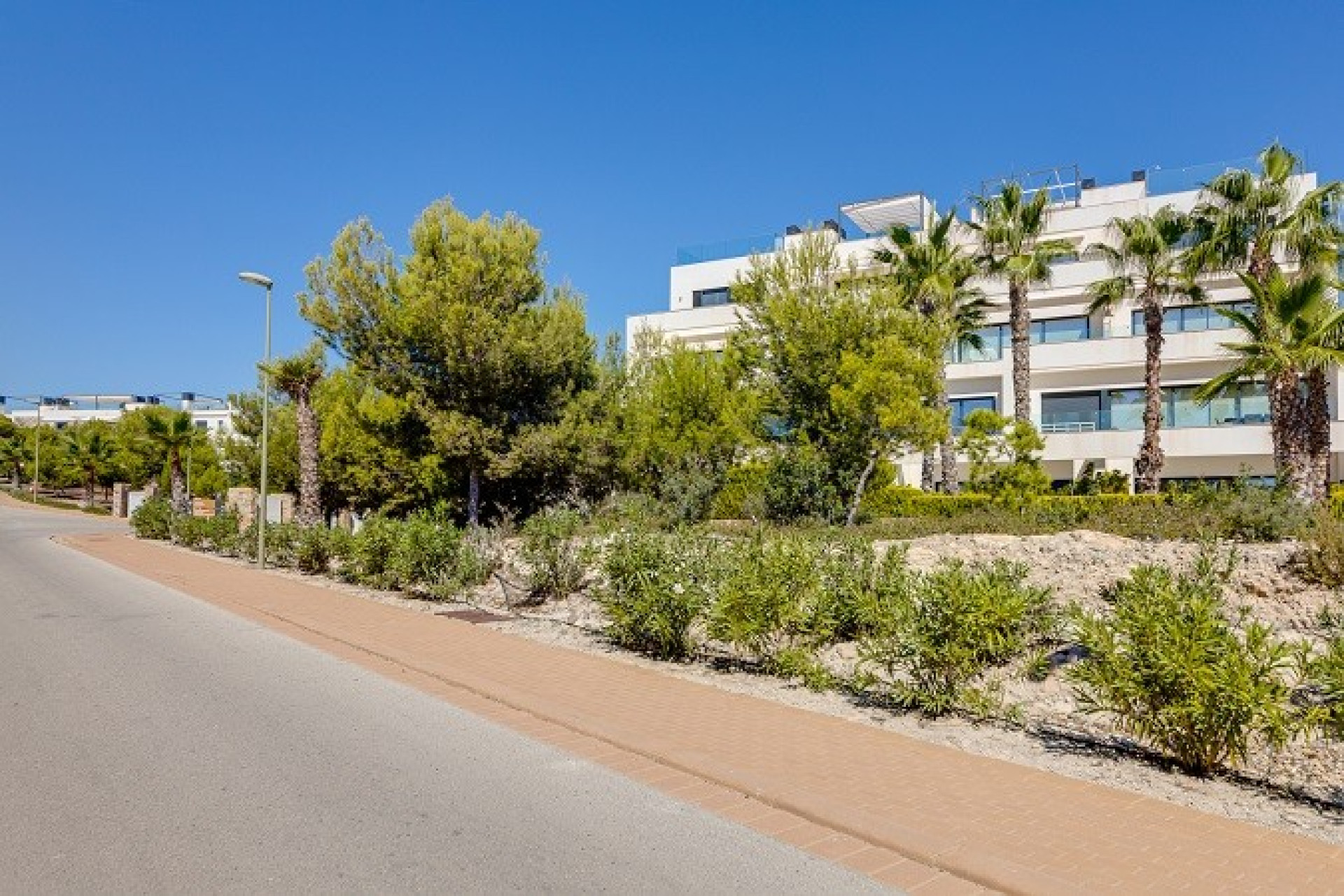 Resale - Apartment - Las Colinas Golf Resort