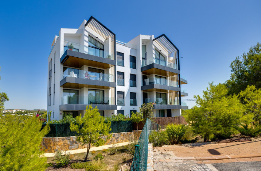 Resale - Apartment - Las Colinas Golf Resort
