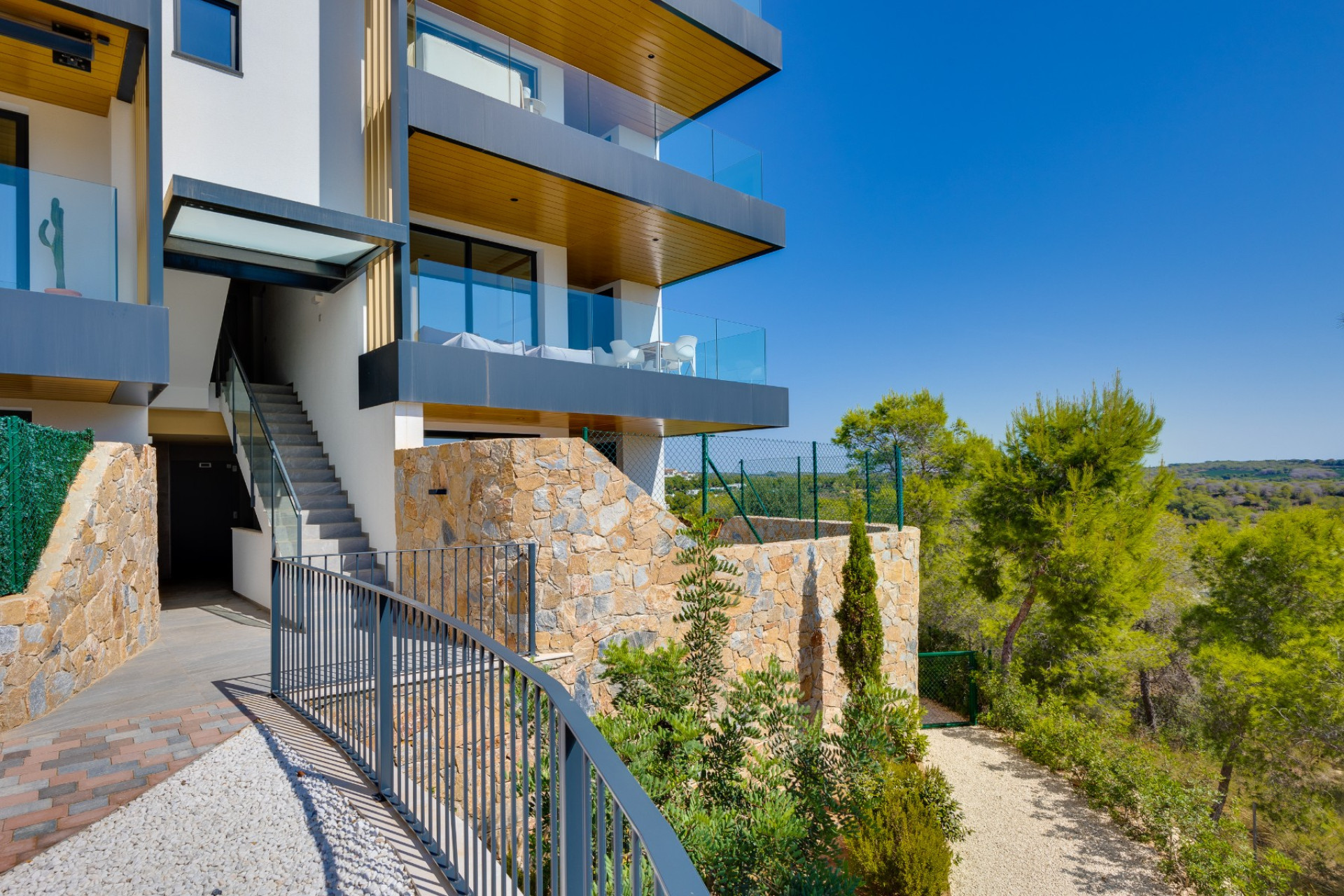 Resale - Apartment - Las Colinas Golf Resort