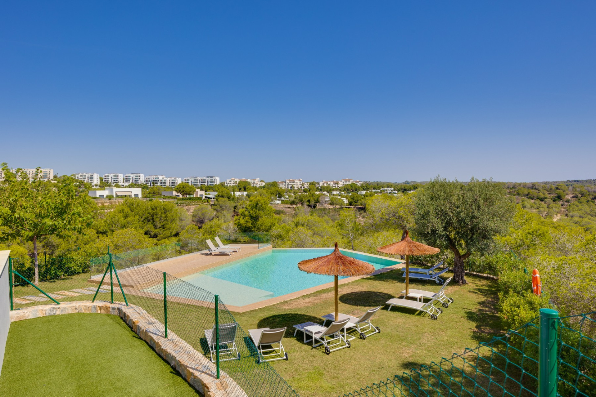 Resale - Apartment - Las Colinas Golf Resort