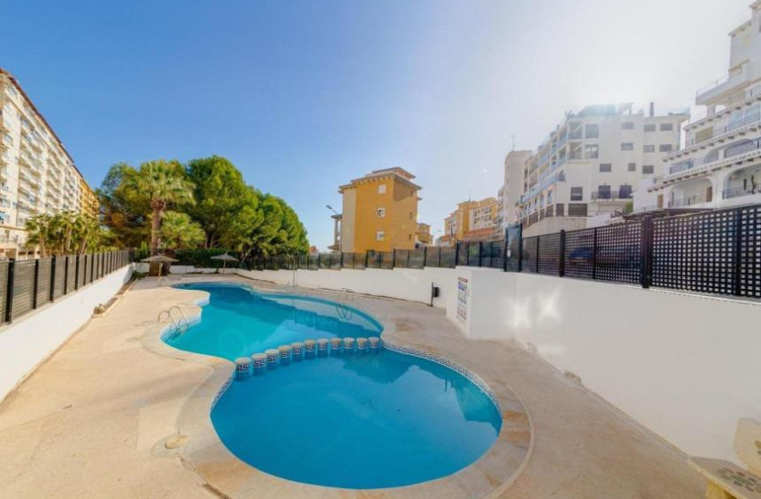 Resale - Apartment - Orihuela Costa - Altos de Campoamor