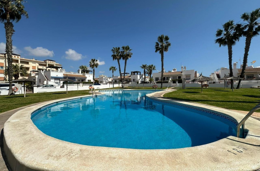 Resale - Apartment - Orihuela Costa - La Chismosa