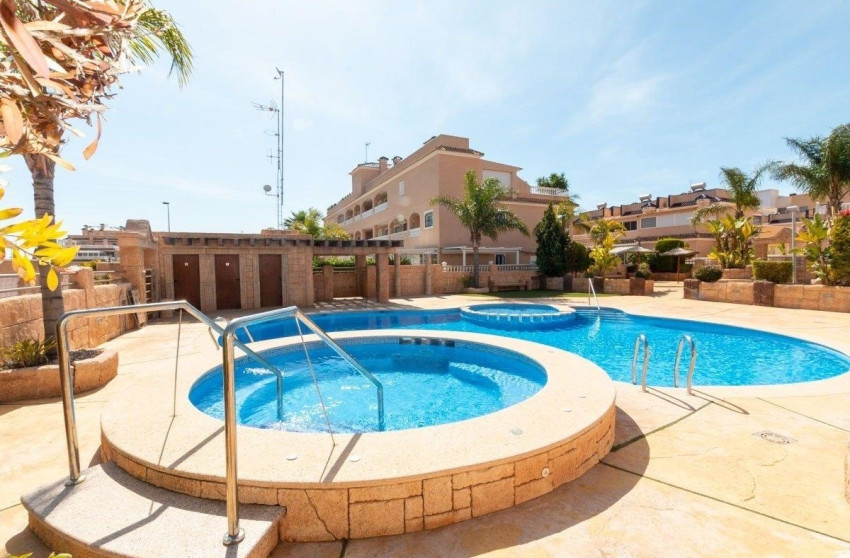 Resale - Apartment - Orihuela Costa - Los Dolses