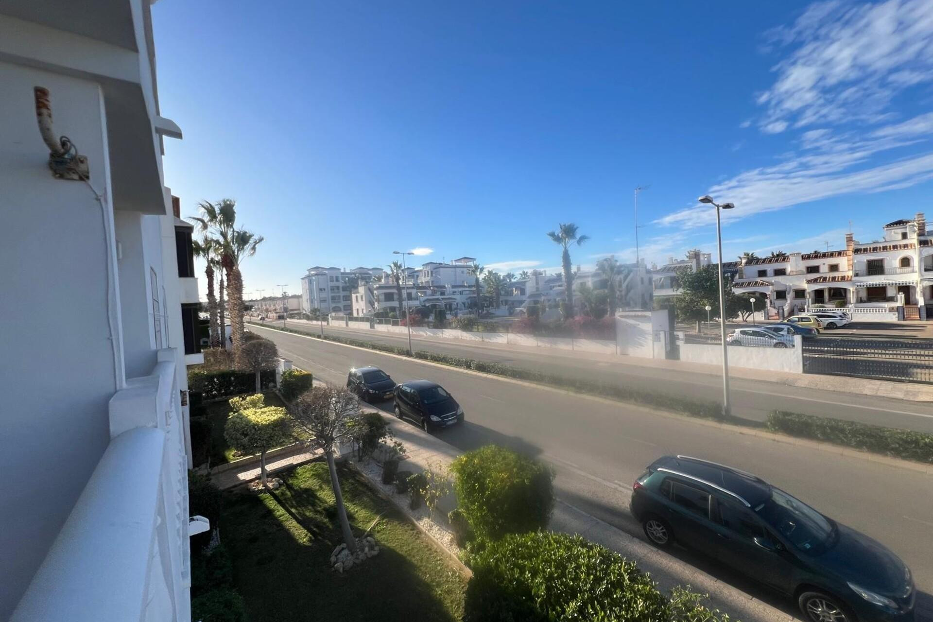 Resale - Apartment - Orihuela Costa - PAU 26