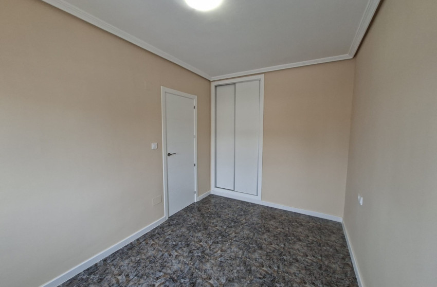 Resale - Apartment - Orihuela Costa - Punta Prima