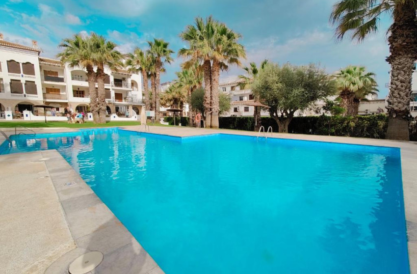 Resale - Apartment - Orihuela Costa - Villamartin